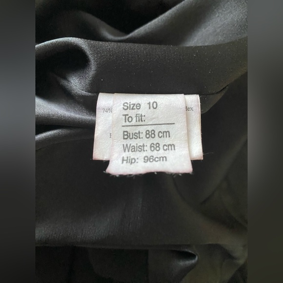 Fully lined black cocktail dress with gold beading - Picture 3 of 7